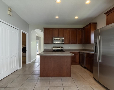 2121 Continental Street - Photo Thumbnail 8