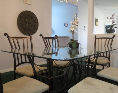 2806 Club Cortile Circle - Photo Thumbnail 14