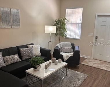11048 Savannah Landing Circle - Photo Thumbnail 1