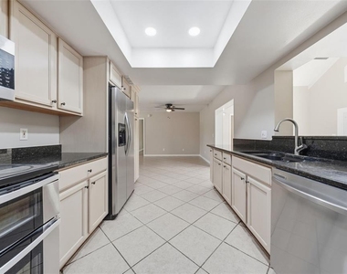917 Alabama Woods Lane - Photo Thumbnail 8