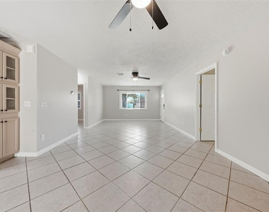 917 Alabama Woods Lane - Photo Thumbnail 4
