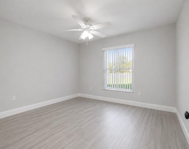 3118 Sw 162nd Street Road - Photo Thumbnail 5
