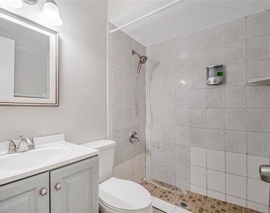 106 Lake Villa Way - Photo Thumbnail 18