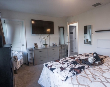 643 Belgrove Street - Photo Thumbnail 24