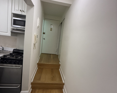 191 East 76th Street - Photo Thumbnail 2