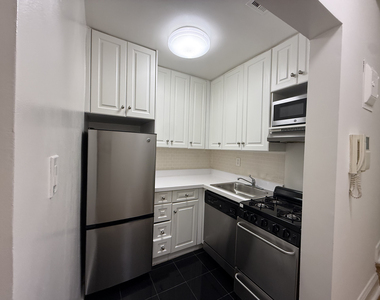 191 East 76th Street - Photo Thumbnail 3
