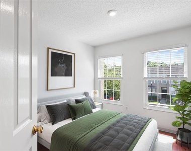 10112 Farmingdale Place - Photo Thumbnail 9