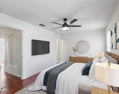 10112 Farmingdale Place - Photo Thumbnail 7