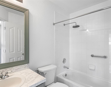 10112 Farmingdale Place - Photo Thumbnail 10