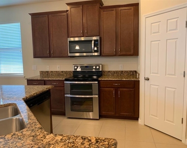 2860 Chantilly Avenue - Photo Thumbnail 6