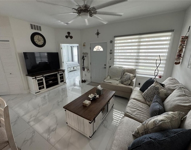 200 Gardens Edge Drive - Photo Thumbnail 8