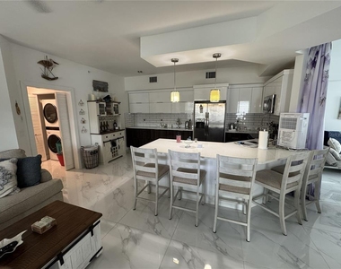 200 Gardens Edge Drive - Photo Thumbnail 6