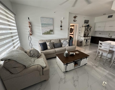 200 Gardens Edge Drive - Photo Thumbnail 7