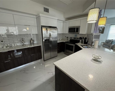 200 Gardens Edge Drive - Photo Thumbnail 9