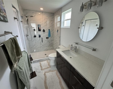 200 Gardens Edge Drive - Photo Thumbnail 14