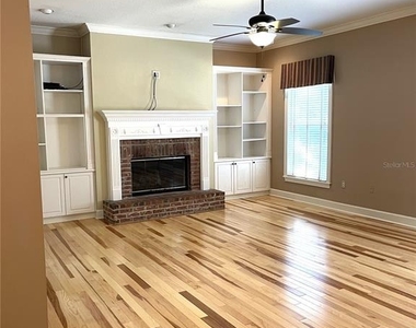 6604 Crescent Lake Drive - Photo Thumbnail 29