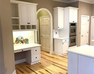 6604 Crescent Lake Drive - Photo Thumbnail 32
