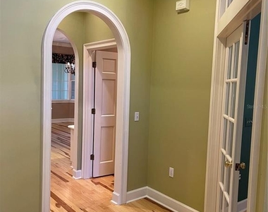 6604 Crescent Lake Drive - Photo Thumbnail 12