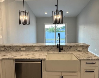 1172 Windjammer Drive - Photo Thumbnail 14