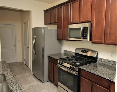 1050 Nathan Ridge Road - Photo Thumbnail 5