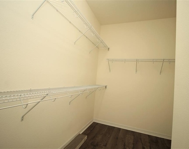 1050 Nathan Ridge Road - Photo Thumbnail 13
