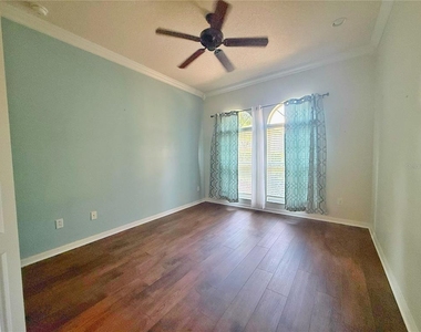 2222 Caxton Avenue - Photo Thumbnail 13