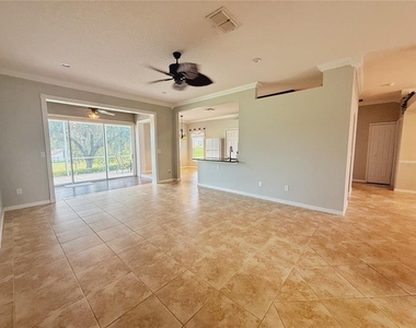 2222 Caxton Avenue - Photo Thumbnail 4