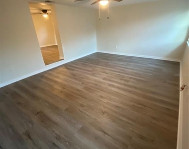 803 E Hazzard Avenue - Photo Thumbnail 2