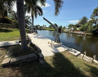 165 Dartmouth Drive Nw - Photo Thumbnail 5