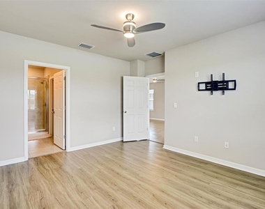 20462 Plumwood Loop - Photo Thumbnail 7