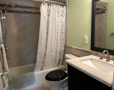 1359 Glendale Circle W - Photo Thumbnail 11