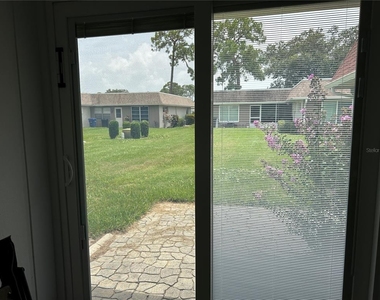 1359 Glendale Circle W - Photo Thumbnail 20