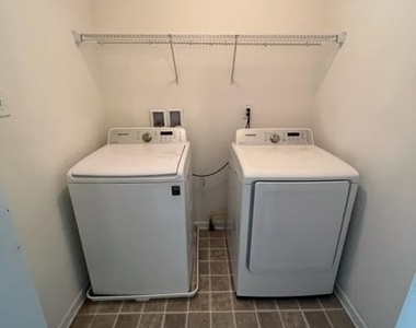 974 King Way - Photo Thumbnail 10