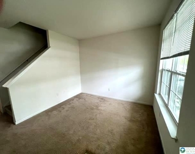 974 King Way - Photo Thumbnail 6