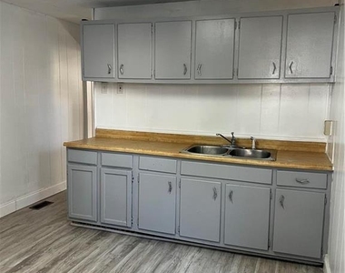 329 E Broad Street - Photo Thumbnail 3