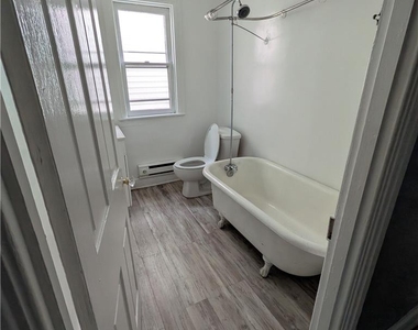 329 E Broad Street - Photo Thumbnail 7