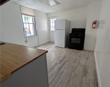 329 E Broad Street - Photo Thumbnail 4