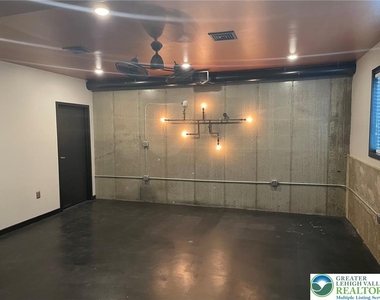 1621 Finches Garden Road - Photo Thumbnail 21