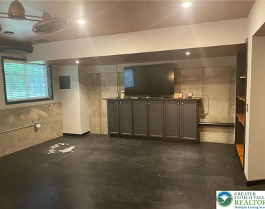 1621 Finches Garden Road - Photo Thumbnail 20