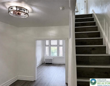 758 Pawnee Street - Photo Thumbnail 7