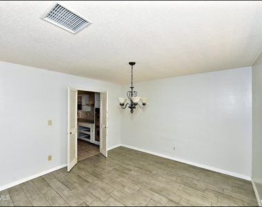 9125 W H Burges Drive - Photo Thumbnail 10