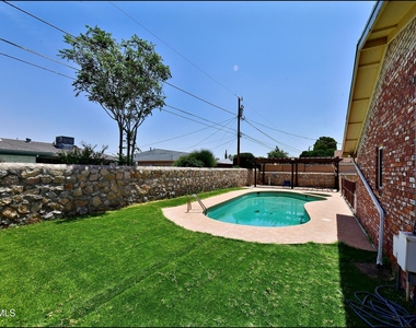 9125 W H Burges Drive - Photo Thumbnail 51