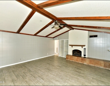 9125 W H Burges Drive - Photo Thumbnail 22