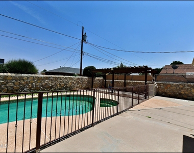 9125 W H Burges Drive - Photo Thumbnail 45
