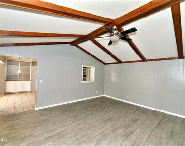 9125 W H Burges Drive - Photo Thumbnail 25