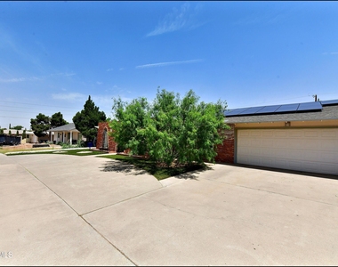 9125 W H Burges Drive - Photo Thumbnail 3