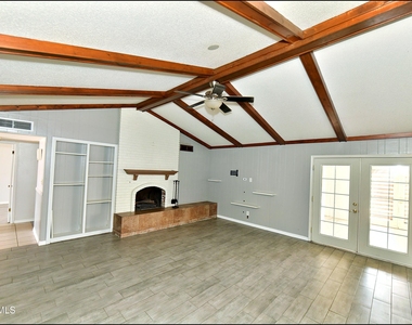 9125 W H Burges Drive - Photo Thumbnail 23