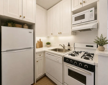  East 84th Street - Photo Thumbnail 3