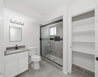 821 Los Lagos Way - Photo Thumbnail 14
