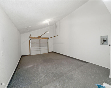 821 Los Lagos Way - Photo Thumbnail 10